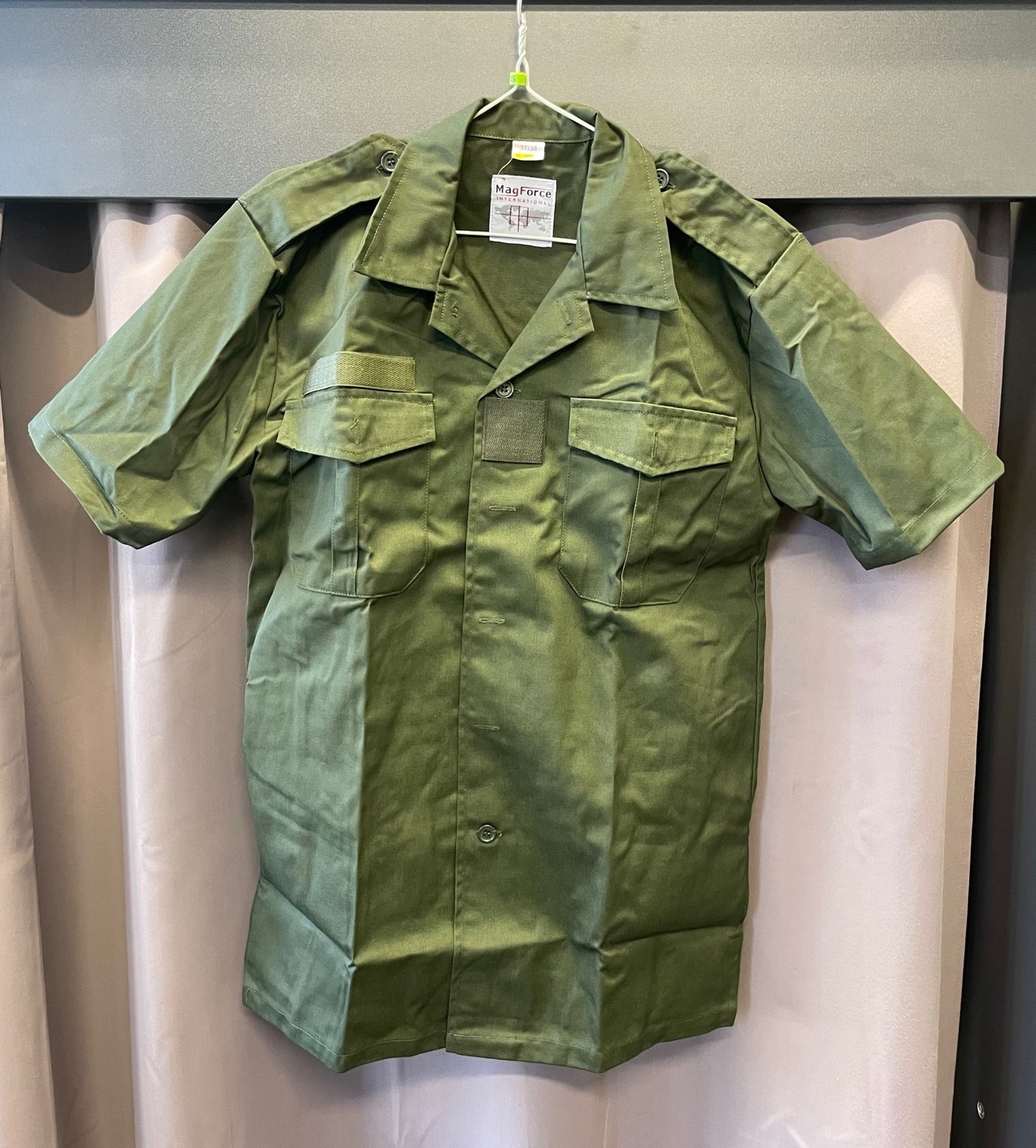 Chemisette kaki type Armée française